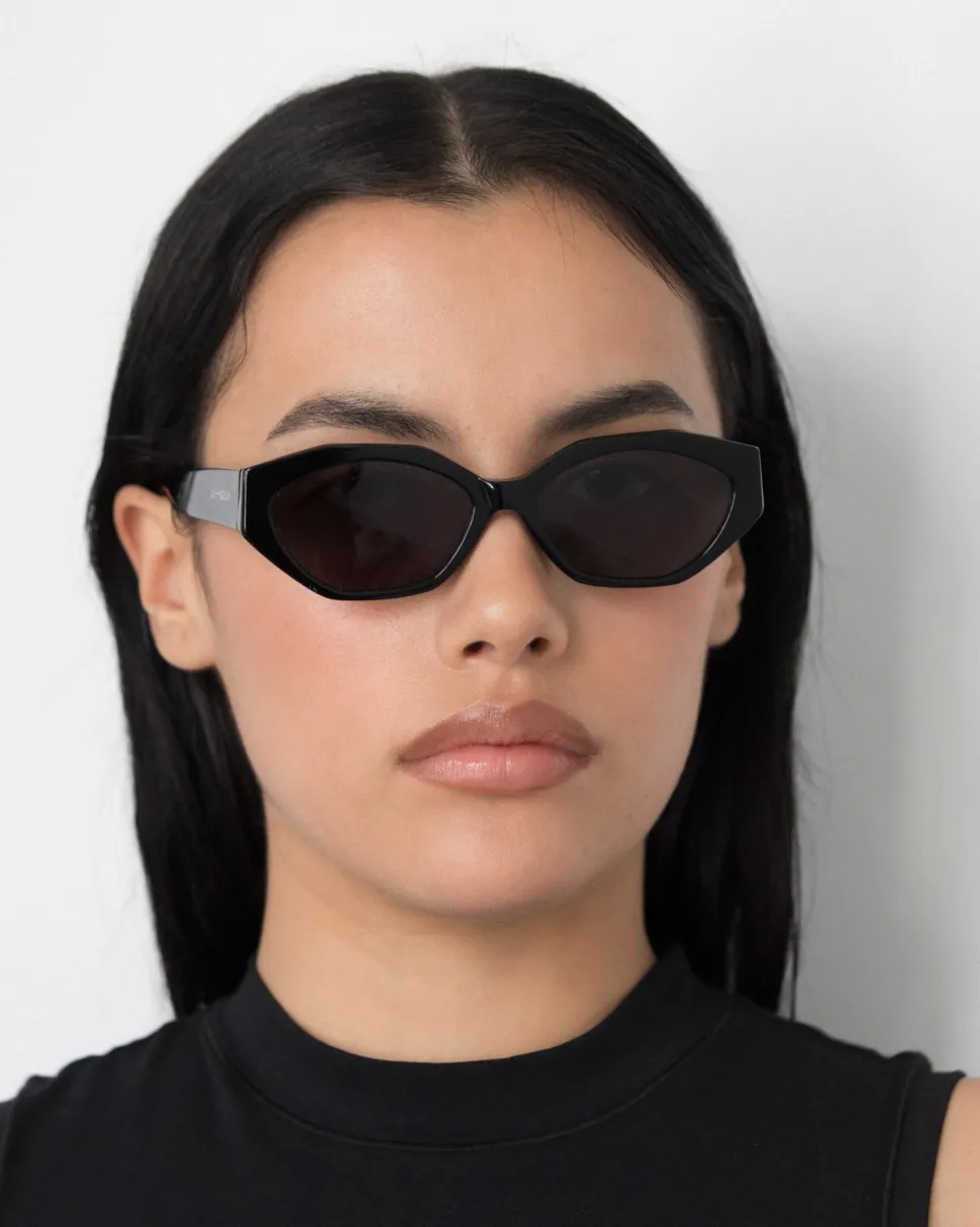 Lu Goldie 'Eliana' Sunglasses - Black Flash Sale